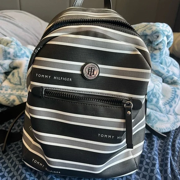 Tommy Hilfiger White and Grey Mini Backpack Shop Tommy Hilfiger Fashion Mini Backpack – Luggage Factory main image 4